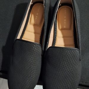 Kelly & Katie PeytonW Black Textured Loafers Women's Size 8 Wide Comfort Flats